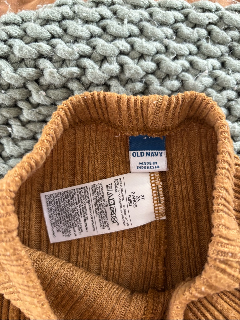 old navy ribbed flare leggings for toddler - Picture 2 of 3